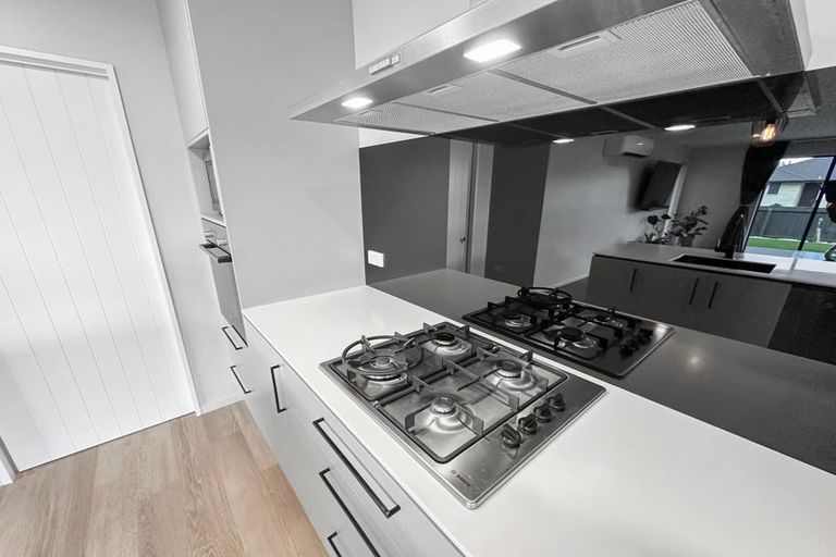 Photo of property in 16 Saddlers Lane, Yaldhurst, Christchurch, 8042