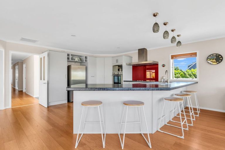 Photo of property in 3 Omana Avenue, Shelly Beach, Helensville, 0874