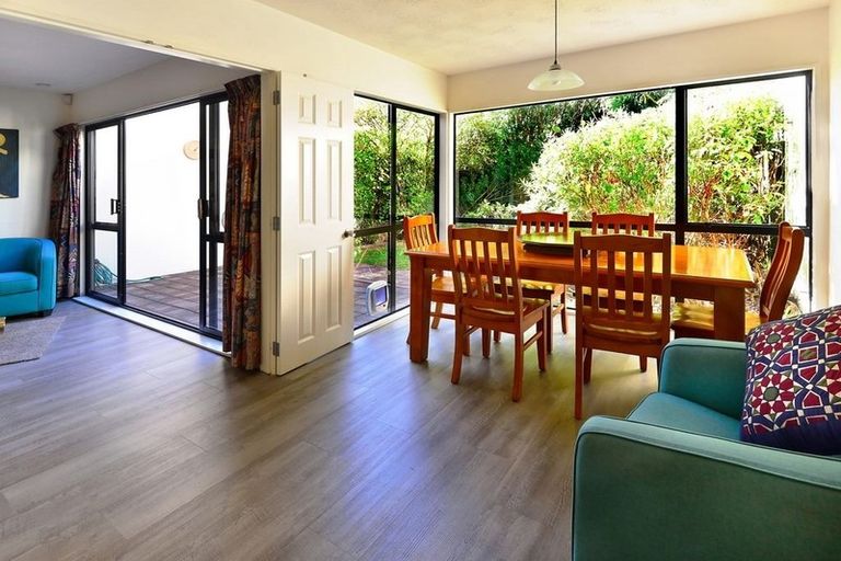 Photo of property in 2/266 Riccarton Road, Upper Riccarton, Christchurch, 8041