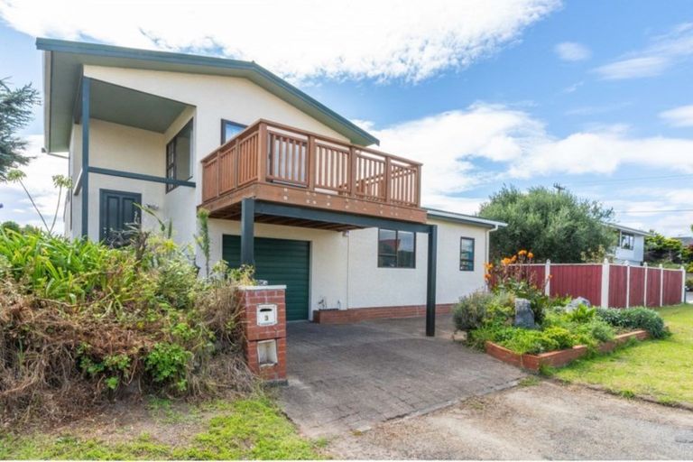 Photo of property in 3 Toru Road, Paraparaumu Beach, Paraparaumu, 5032