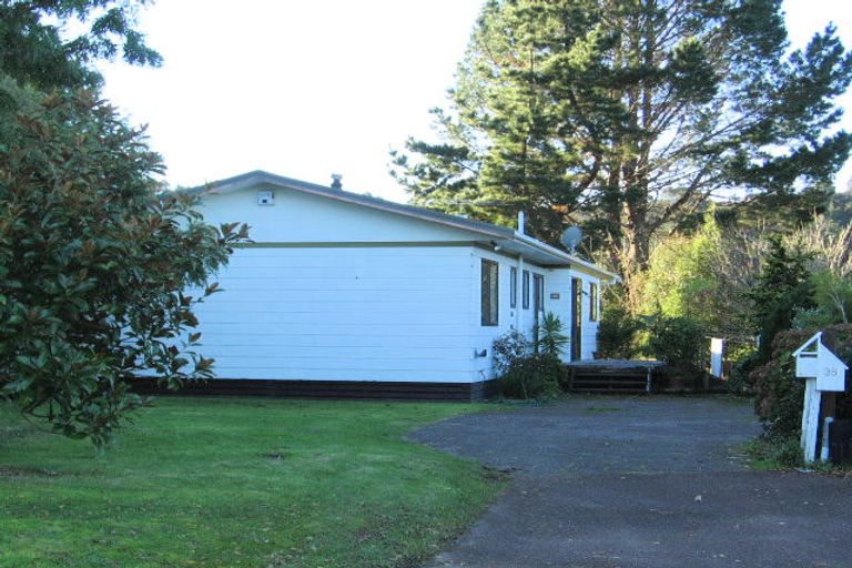 Photo of property in 38 Redlands Grove, Swanson, Auckland, 0612