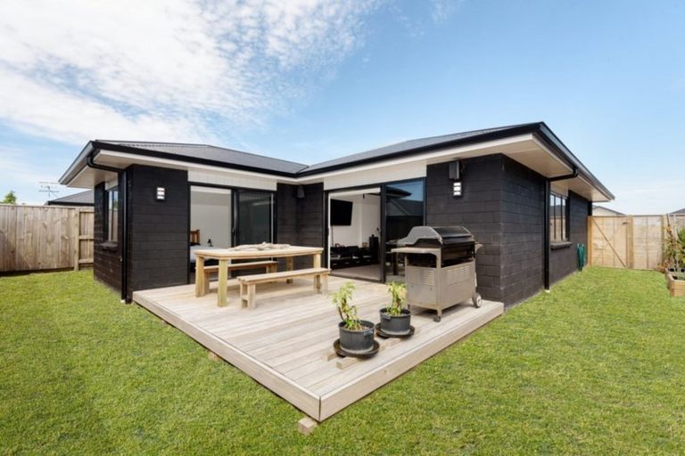 Photo of property in 15 Sabre Street, Papamoa Beach, Papamoa, 3118