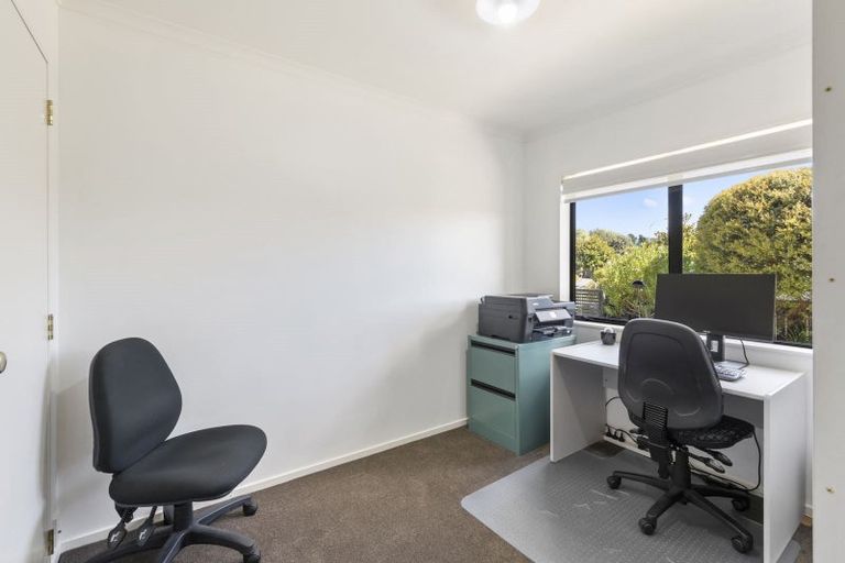 Photo of property in 2 Ashleigh Way, Waikanae Beach, Waikanae, 5036