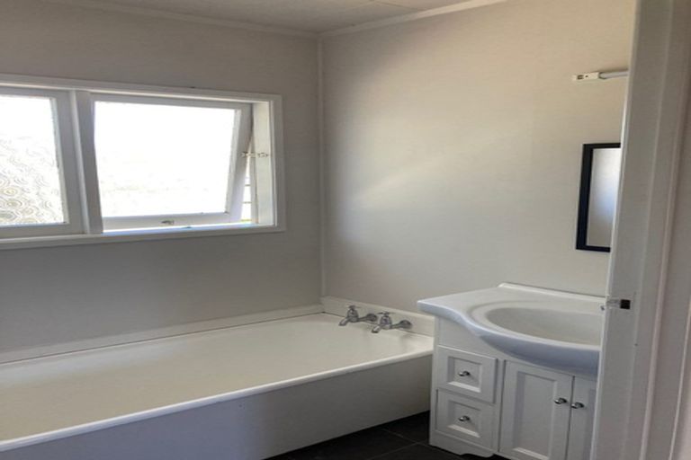 Photo of property in 3 Damian Way, Weymouth, Auckland, 2103