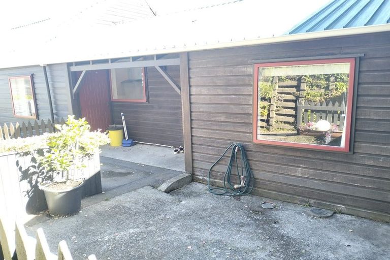 Photo of property in The Triangle, 2/33 Halswater Drive, Churton Park, Wellington, 6037