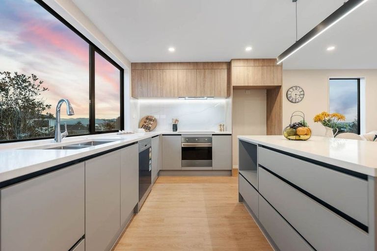 Photo of property in 4202e Great North Road, Glendene, Auckland, 0602