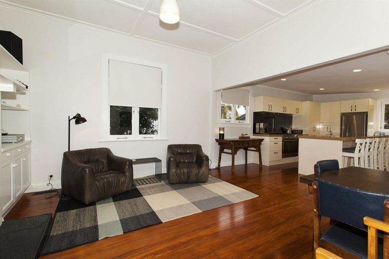 Photo of property in 12 Hastings Parade, Devonport, Auckland, 0624