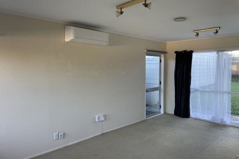 Photo of property in 119 Archmillen Avenue, Pakuranga Heights, Auckland, 2010