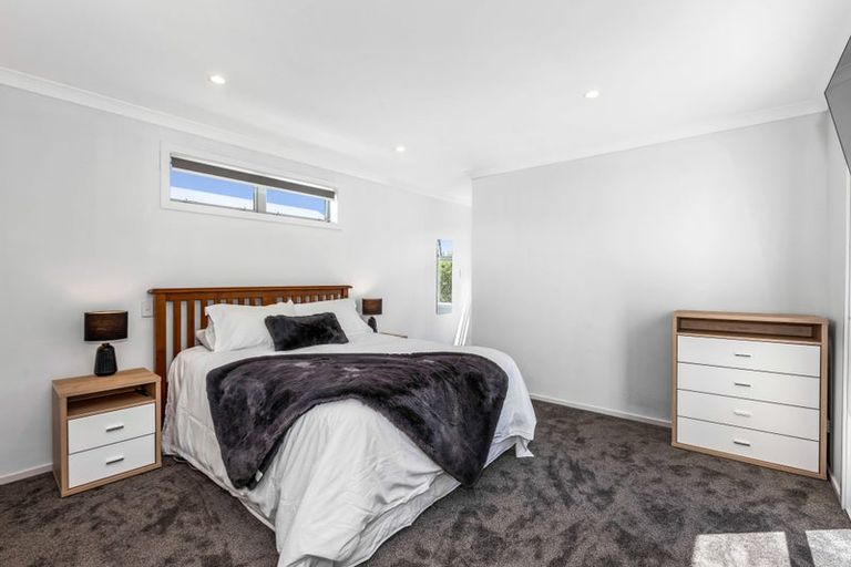 Photo of property in 107 Kenmore Street, Newlands, Wellington, 6037
