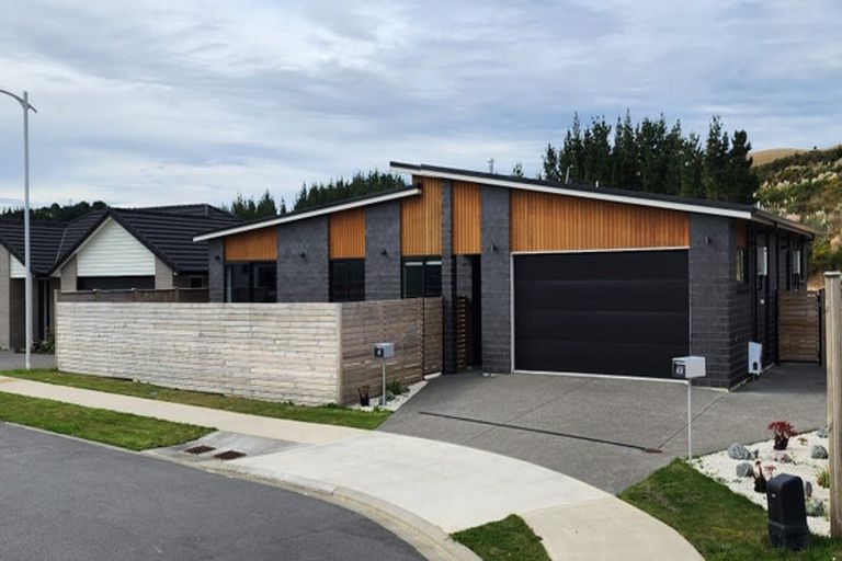 Photo of property in 41 Schooner Drive, Whitby, Porirua, 5024