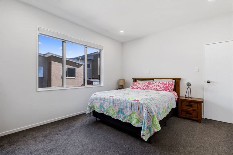 Photo of property in 25 Sunshine Boulevard, Sunnyvale, Auckland, 0612