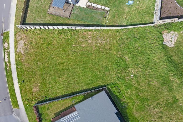 Photo of property in 105 Queen Charlotte Drive, Aotea, Porirua, 5024