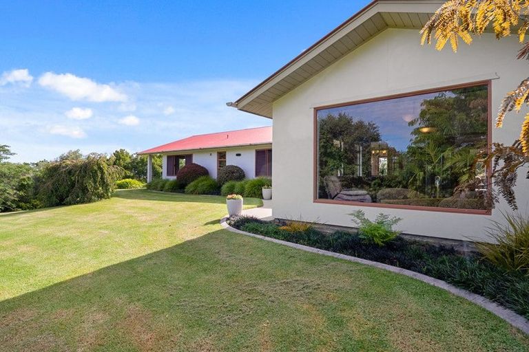 Photo of property in 15 Kaipara Road, Papakura, 2582
