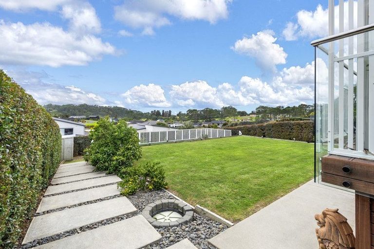 Photo of property in 94 Pohutukawa Parade, Riverhead, 0820