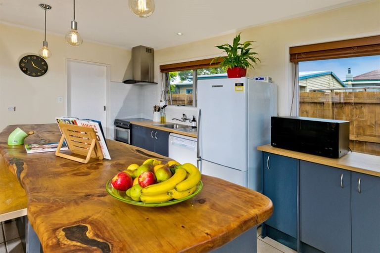 Photo of property in 1/24 Woodglen Road, Glen Eden, Auckland, 0602