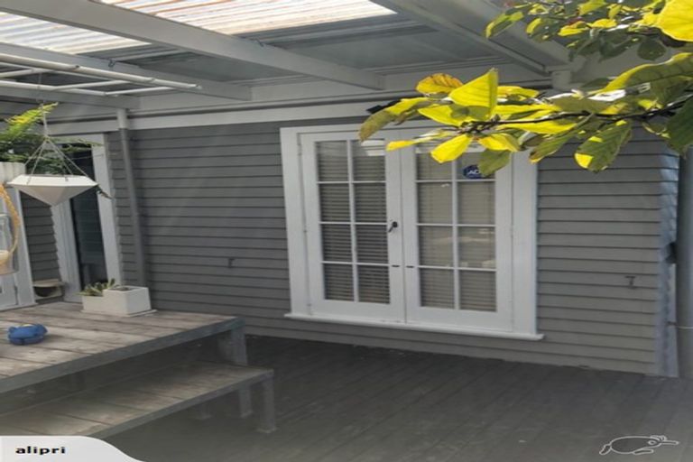 Photo of property in 1/15 Hemi Street, Narrow Neck, Auckland, 0622