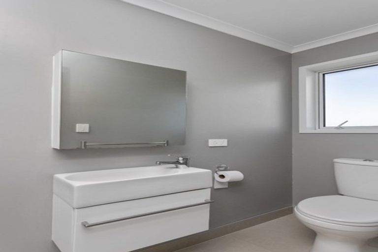 Photo of property in 45 Maylee Crescent, Gulf Harbour, Whangaparaoa, 0930