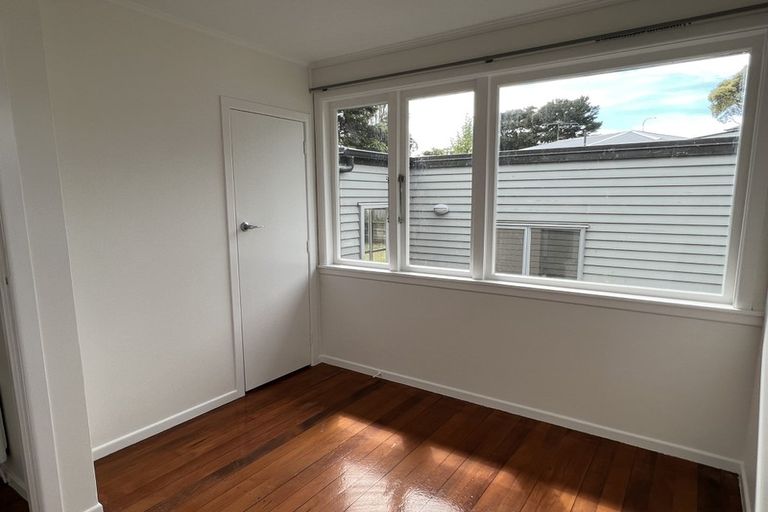 Photo of property in 19 James Street, Glenfield, Auckland, 0629
