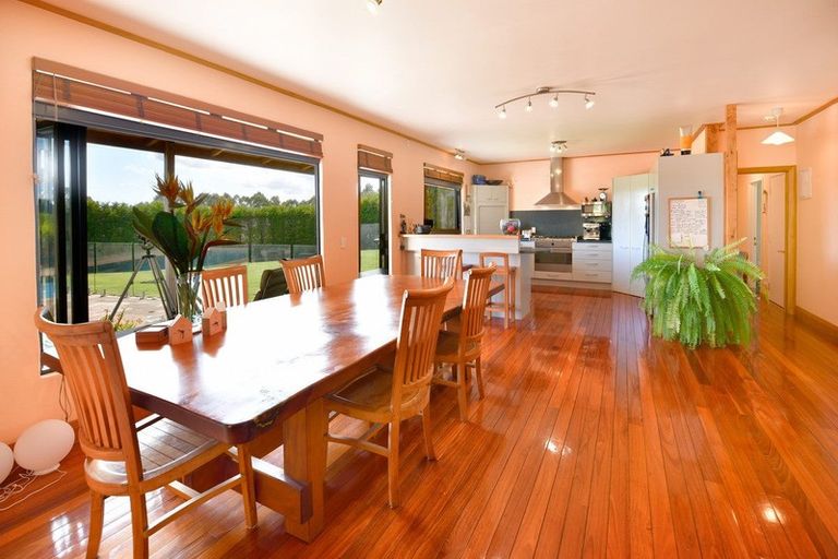 Photo of property in 836 Sandspit Road, Warkworth, 0982