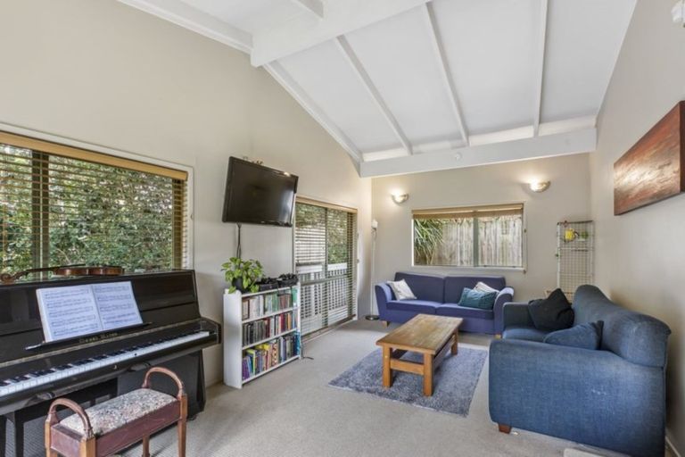 Photo of property in 22b Hutchinsons Road, Bucklands Beach, Auckland, 2014