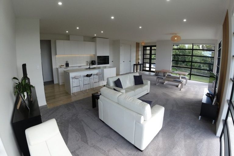 Photo of property in 1163 Whangaparaoa Road, Gulf Harbour, Whangaparaoa, 0930