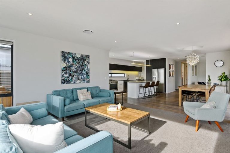 Photo of property in 98 Broadhaven Avenue, Parklands, Christchurch, 8083