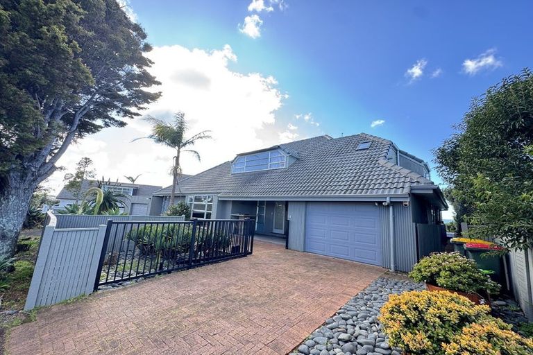 Photo of property in 2 Cliff Road, Torbay, Auckland, 0630