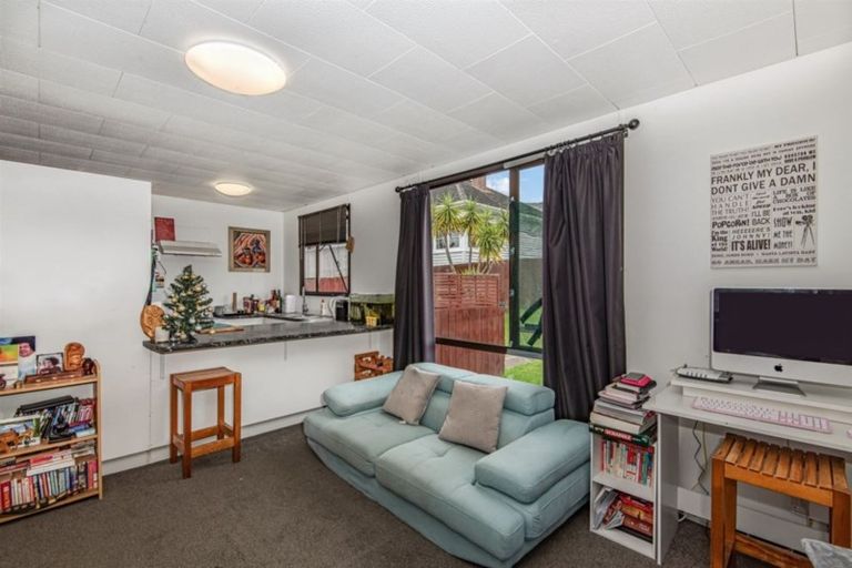 Photo of property in 46 Philomel Crescent, Bayswater, Auckland, 0622