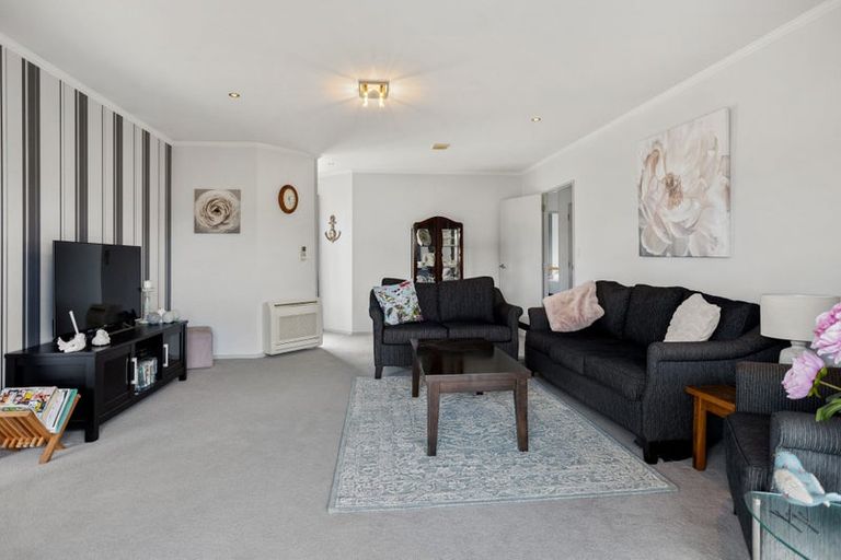 Photo of property in 12 Redwings Close, Whitianga, 3510