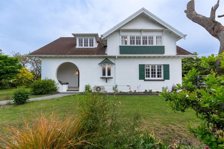 Photo of property in 17 Rhodes Street, Waimate, 7924