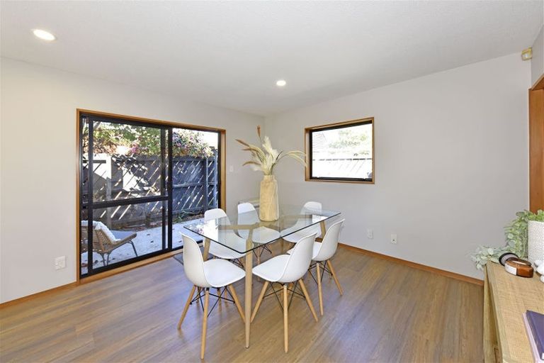 Photo of property in 28b Inglewood Place, Avonhead, Christchurch, 8042