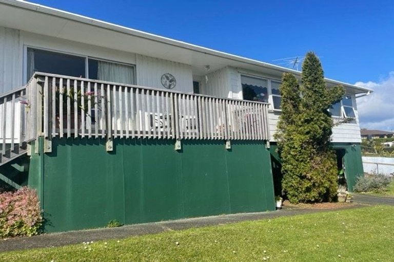 Photo of property in 212 Hurndall Street West, Maungaturoto, 0520