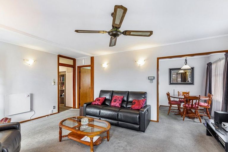 Photo of property in 32 Edwards Avenue, Henderson, Auckland, 0610