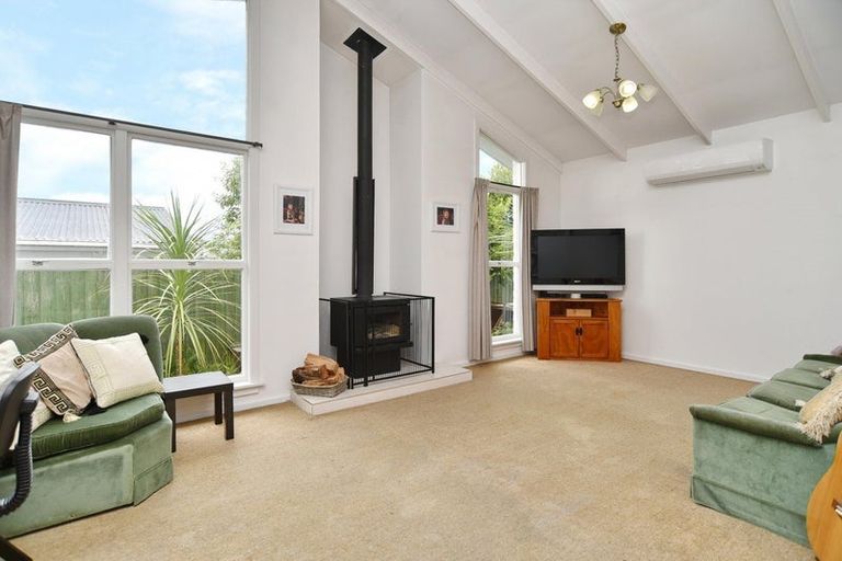 Photo of property in 2/1 Leeman Place, Redwood, Christchurch, 8051