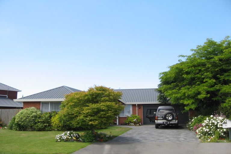Photo of property in 5 Parkwood Place, Parklands, Christchurch, 8083