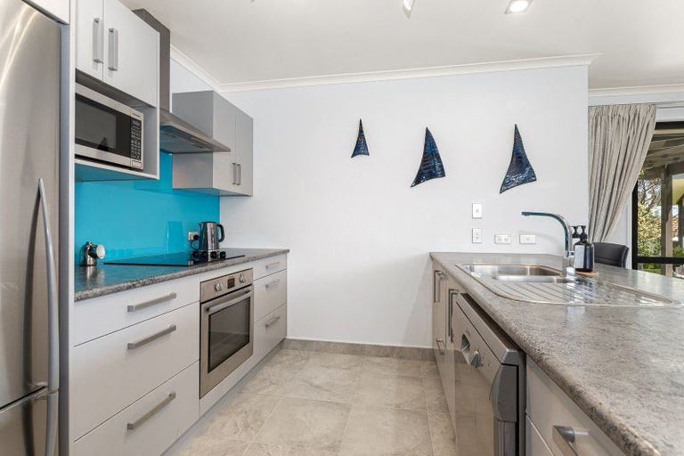 Photo of property in 16 North Crest Drive, Onerahi, Whangarei, 0110