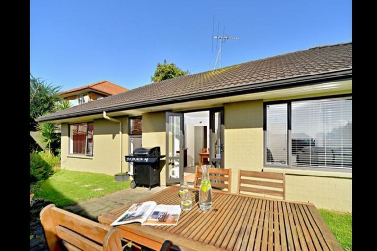 Photo of property in 13 Earnslaw Crescent, Clover Park, Auckland, 2019