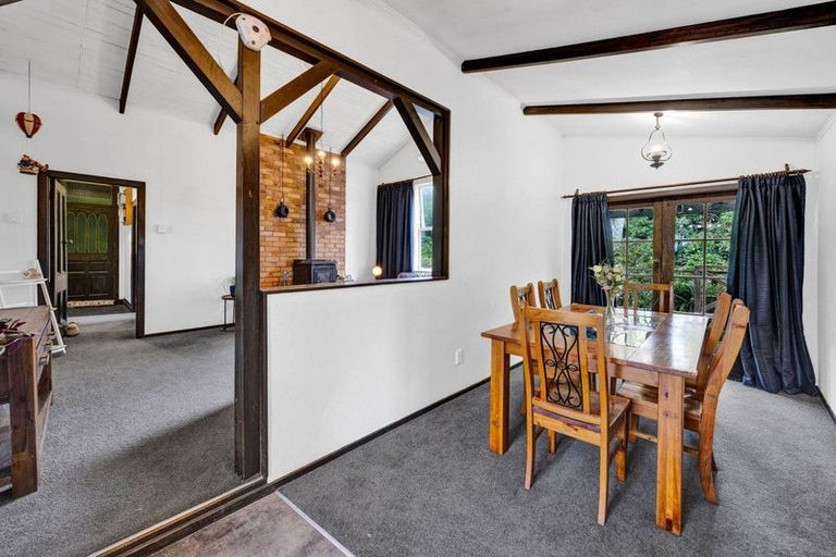 Photo of property in 150 Wirihana Road, Hawera, 4674