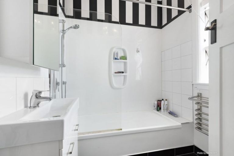 Photo of property in 19 Lonsdale Crescent, Rongotai, Wellington, 6022