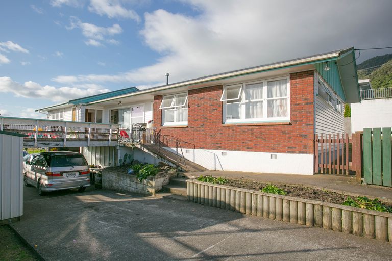 Photo of property in 8 Burgess Street, Te Aroha, 3320