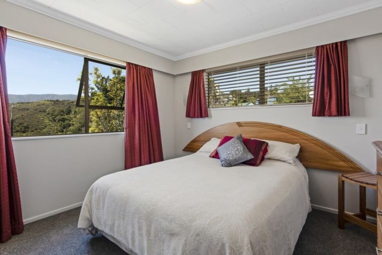 Photo of property in 32 Seymour Grove, Kingsley Heights, Upper Hutt, 5018