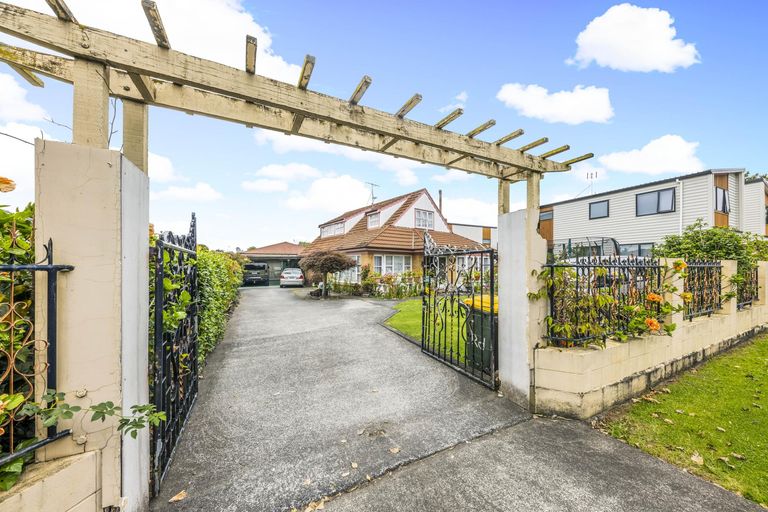 Photo of property in 114 Buckland Road, Mangere East, Auckland, 2024