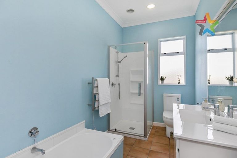 Photo of property in 23 Waikare Street, Karori, Wellington, 6012