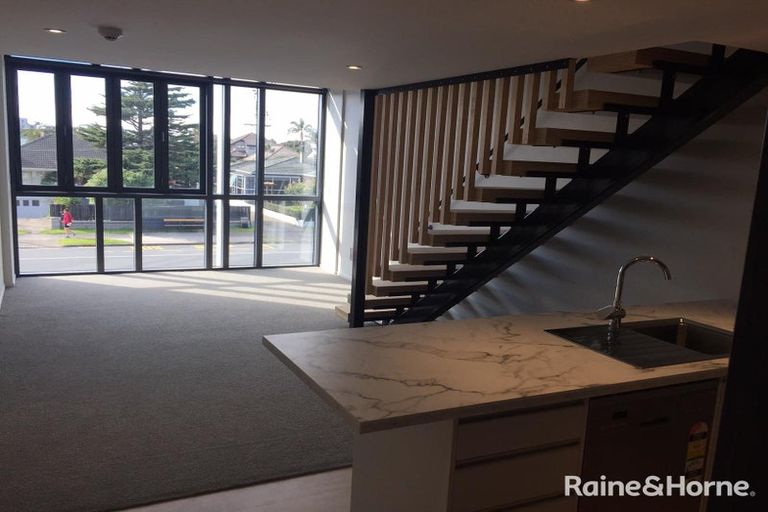 Photo of property in 2/436 Maunganui Road, Mount Maunganui, 3116