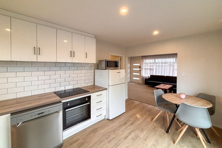 Photo of property in 4/27 Oxley Avenue, St Albans, Christchurch, 8014