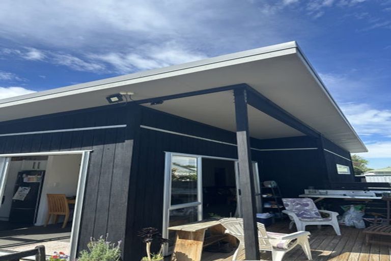 Photo of property in 12 Memorial Park Avenue, Haumoana, 4102