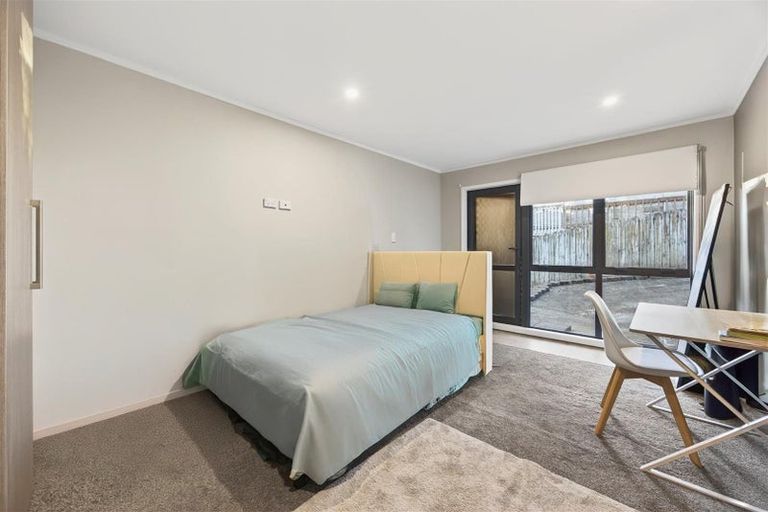 Photo of property in 70 De Quincey Terrace, Highland Park, Auckland, 2010