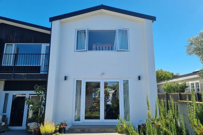 Photo of property in 2/33 Searells Road, Strowan, Christchurch, 8052