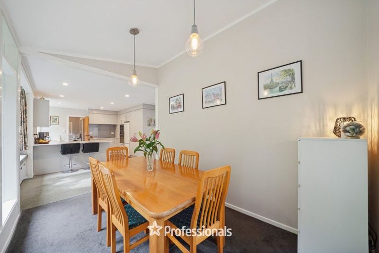 Photo of property in 40 Kamahi Street, Stokes Valley, Lower Hutt, 5019