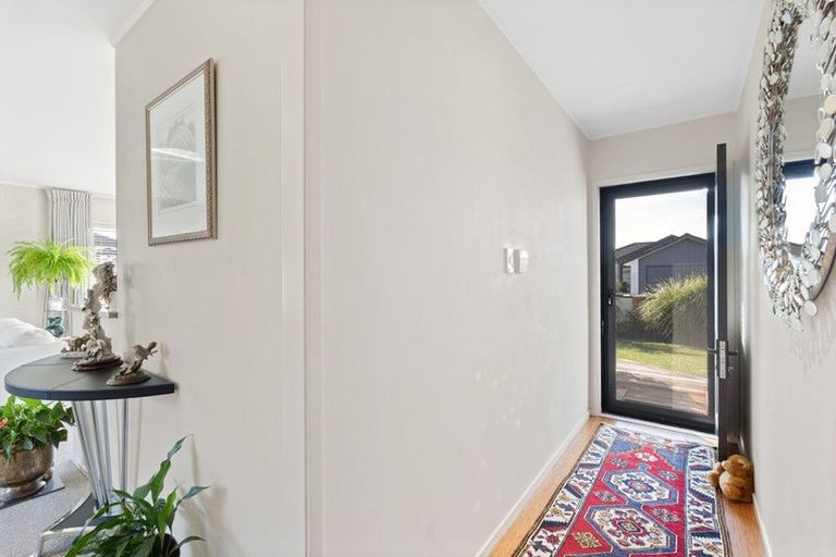 Photo of property in 28a Edward Avenue, Orewa, 0931